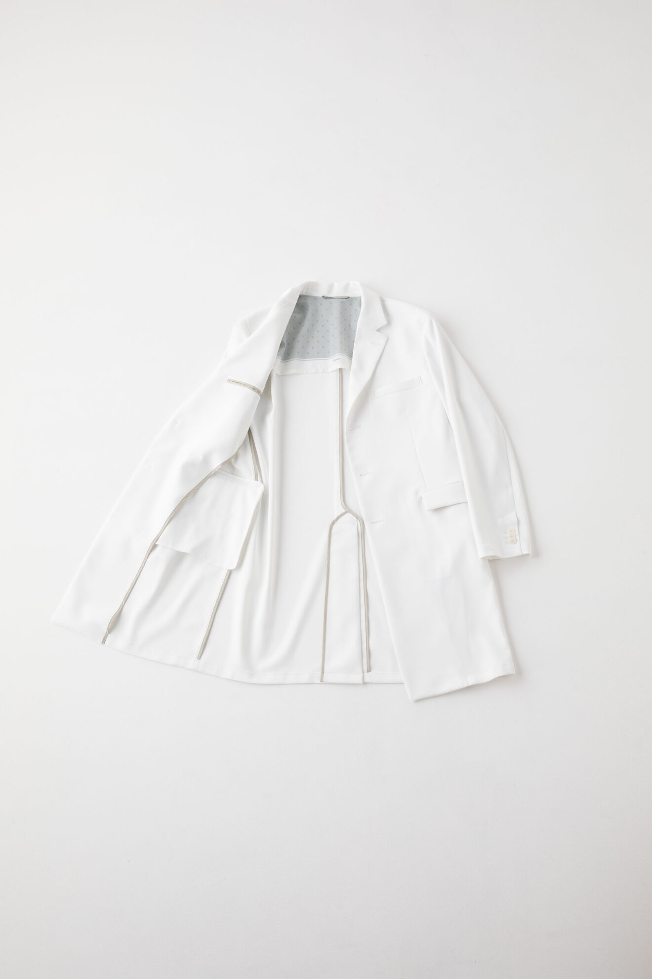 LIGHT : All-day Comfort Lab Coat - Queenmed Group